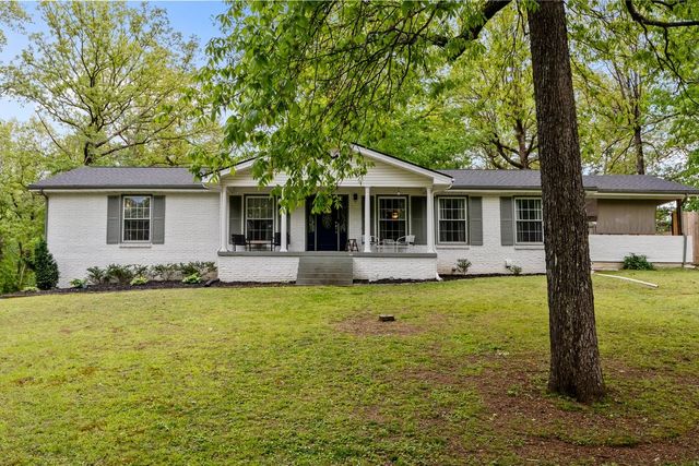 106 Canary Dr, Dickson, TN 37055