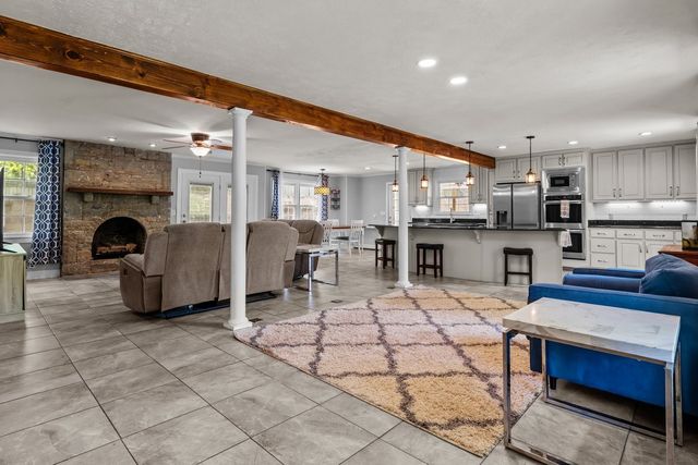 106 Canary Dr, Dickson, TN 37055