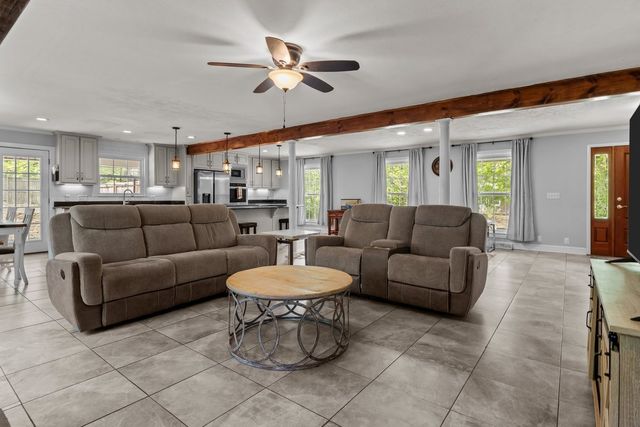 106 Canary Dr, Dickson, TN 37055