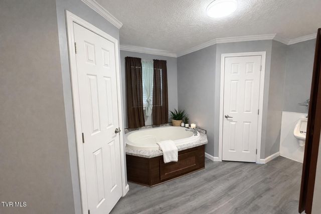 10 Unaka Drive, Mosheim, TN 37818