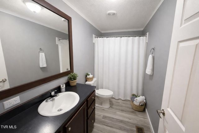 10 Unaka Drive, Mosheim, TN 37818