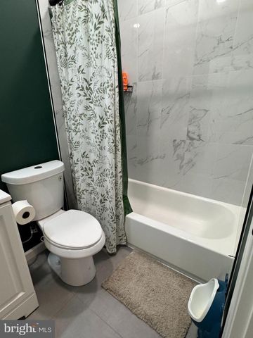 57 EVERGREEN LN, Levittown, PA 19054