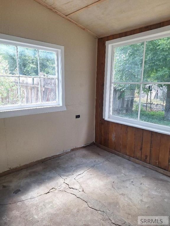 Image 3 of property listing at 98 Maplewood Avenue, Pocatello, ID 83204