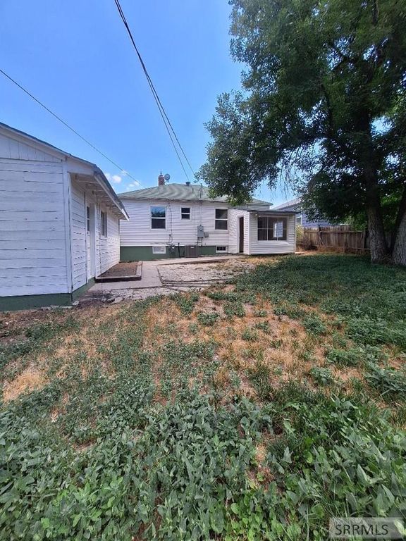 Image 4 of property listing at 98 Maplewood Avenue, Pocatello, ID 83204