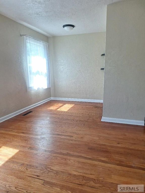 Image 6 of property listing at 98 Maplewood Avenue, Pocatello, ID 83204