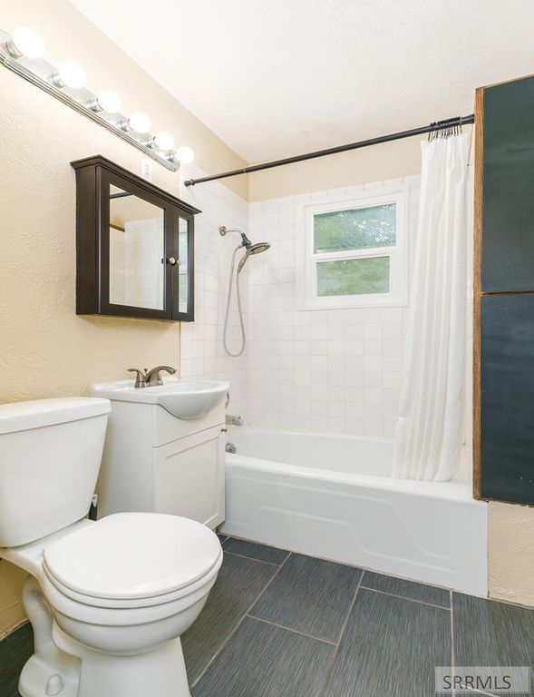 Image 64 of property listing at 98 Maplewood Avenue, Pocatello, ID 83204