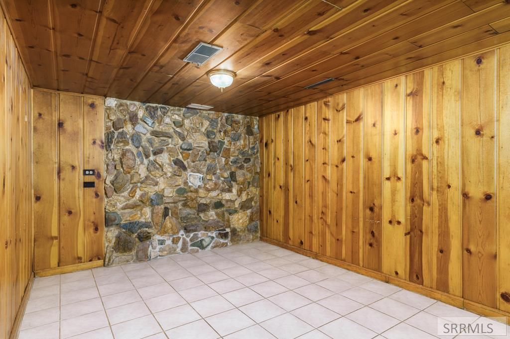 Image 76 of property listing at 98 Maplewood Avenue, Pocatello, ID 83204