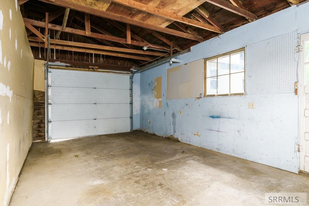 Image 80 of property listing at 98 Maplewood Avenue, Pocatello, ID 83204