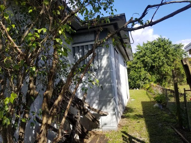 2605 NW 13th Ct, Fort Lauderdale, FL 33311