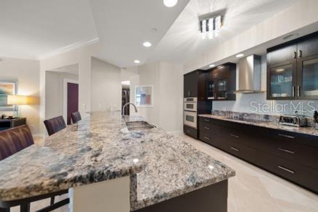 11 BAYMONT STREET 1006, Clearwater Beach, FL 33767