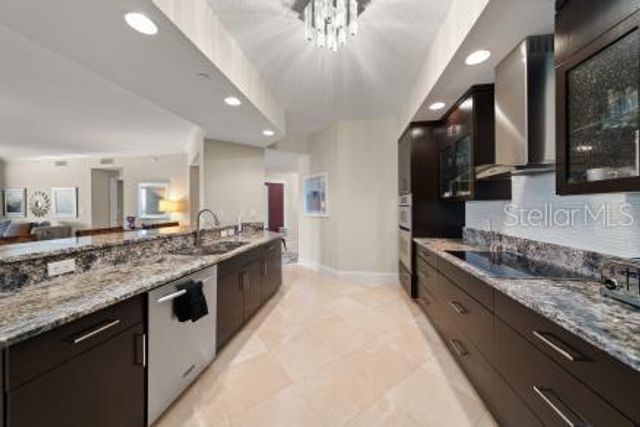 11 BAYMONT STREET 1006, Clearwater Beach, FL 33767