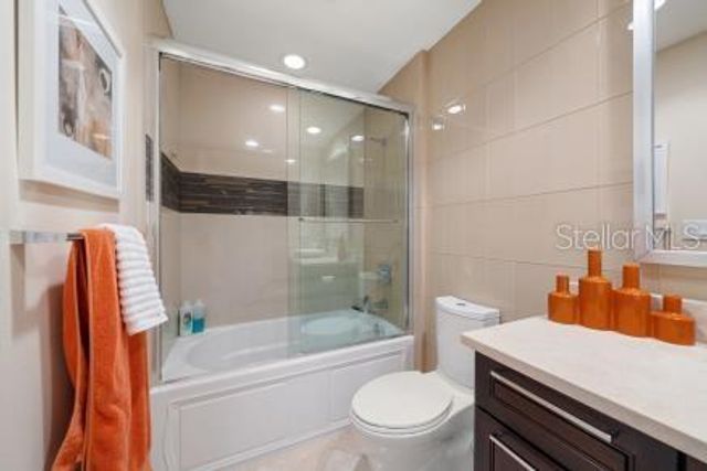11 BAYMONT STREET 1006, Clearwater Beach, FL 33767