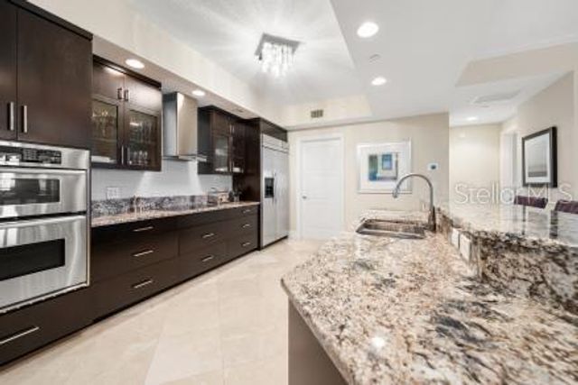 11 BAYMONT STREET 1006, Clearwater Beach, FL 33767