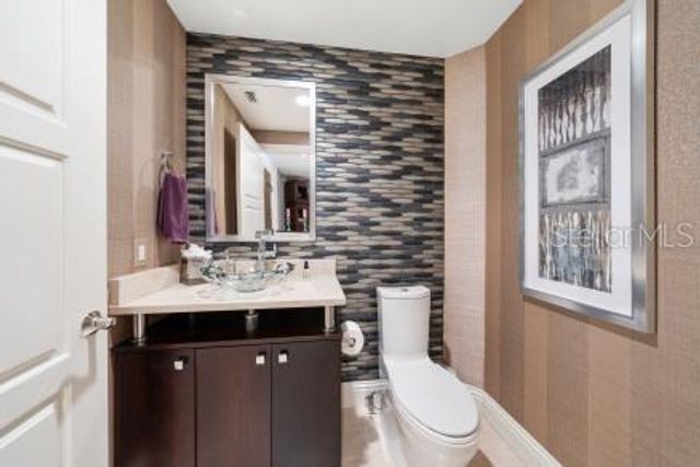 11 BAYMONT STREET 1006, Clearwater Beach, FL 33767