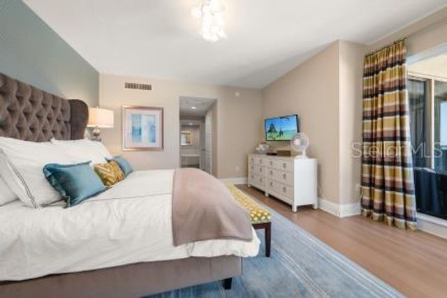11 BAYMONT STREET 1006, Clearwater Beach, FL 33767