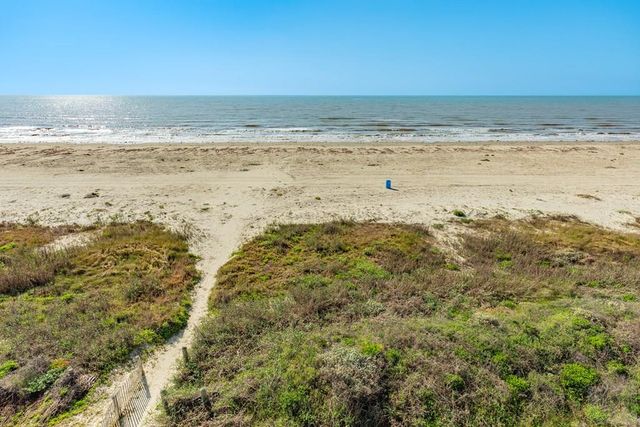 22224 Kennedy Drive, Galveston, TX 77554