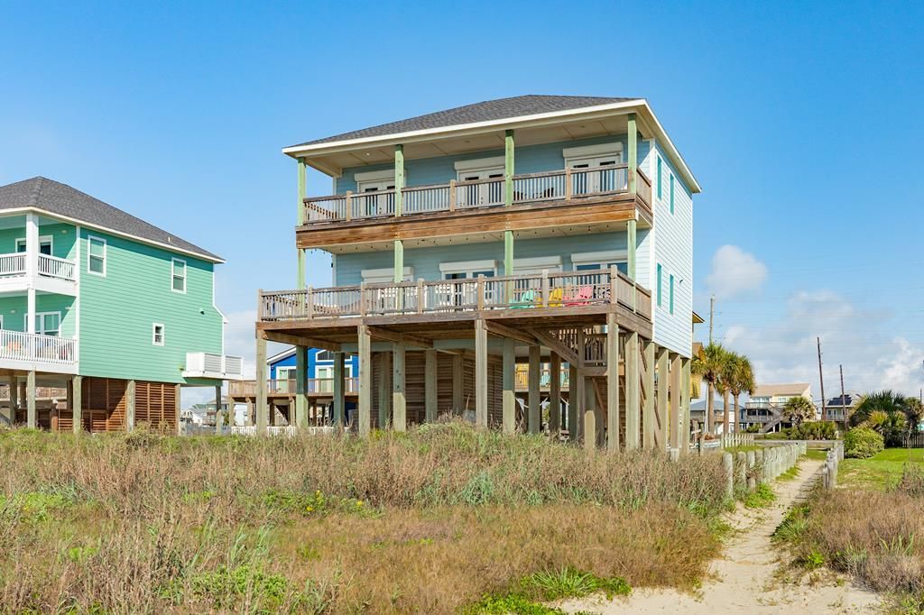 22224 Kennedy Drive, Galveston, TX 77554