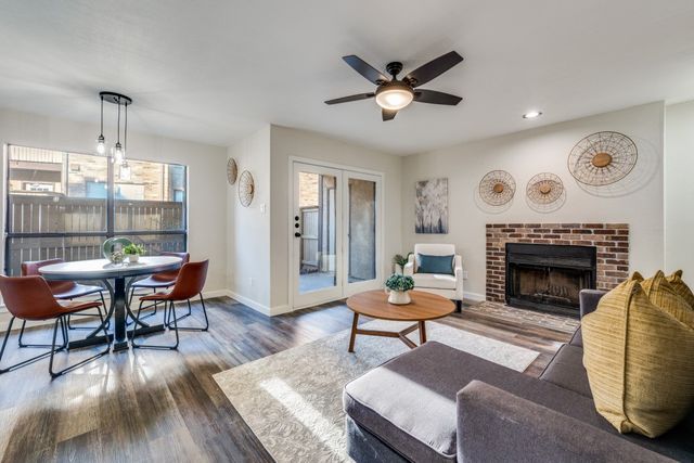 2100 Rainbow Drive 4111, Arlington, TX 76011