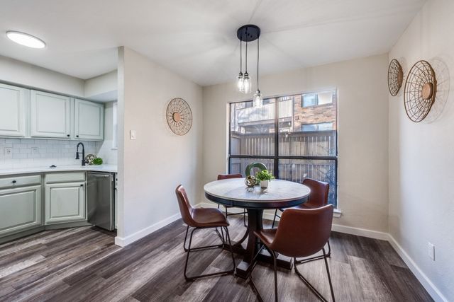 2100 Rainbow Drive 4111, Arlington, TX 76011