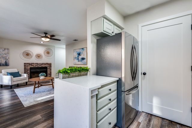 2100 Rainbow Drive 4111, Arlington, TX 76011