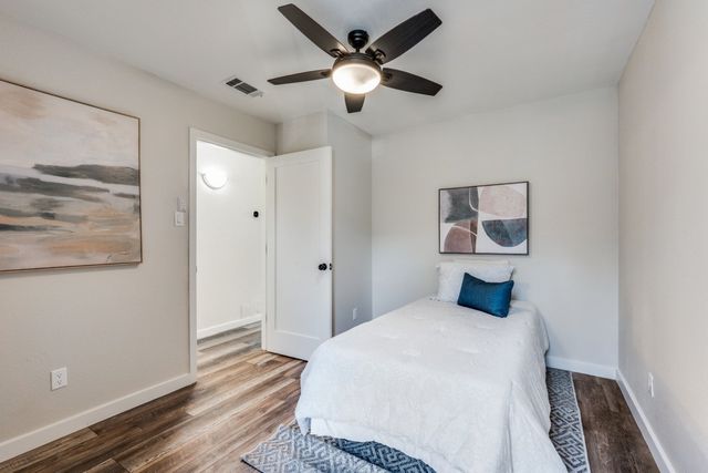 2100 Rainbow Drive 4111, Arlington, TX 76011