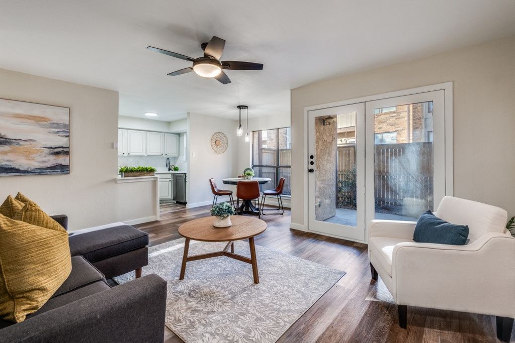 2100 Rainbow Drive 4111, Arlington, TX 76011