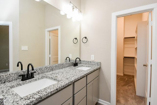 1567 Rustling Creek Drive, Missouri City, TX 77459