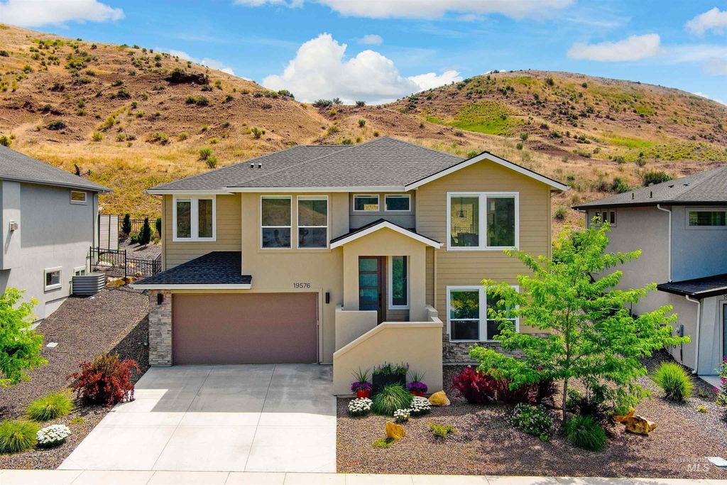 19576 N Mcleod Way, Eagle, ID 83714