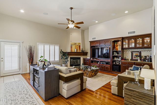 6320 FRANKLIN BLUFF Drive, El Paso, TX 79912