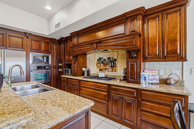 6320 FRANKLIN BLUFF Drive, El Paso, TX 79912