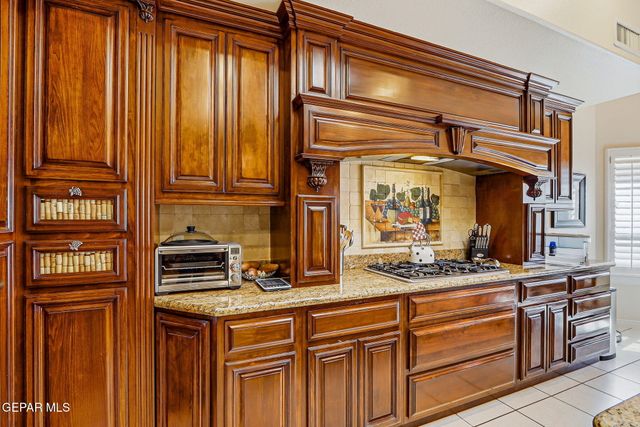 6320 FRANKLIN BLUFF Drive, El Paso, TX 79912