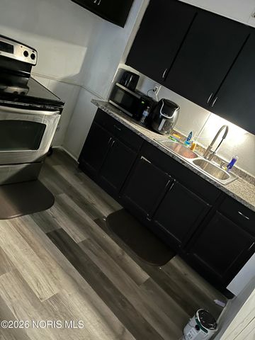 3242 Cambridge Street, Toledo, OH 43610