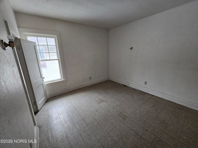 3242 Cambridge Street, Toledo, OH 43610