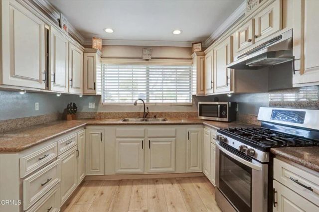 1960 Peoria Place, Oxnard, CA 93033