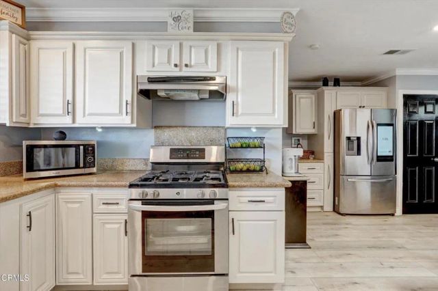 1960 Peoria Place, Oxnard, CA 93033