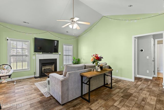 116 Moonstone Court, Jacksonville, NC 28546