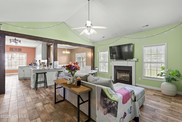 116 Moonstone Court, Jacksonville, NC 28546