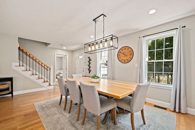 16 Farm St, Weymouth, MA 02190