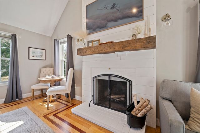 16 Farm St, Weymouth, MA 02190