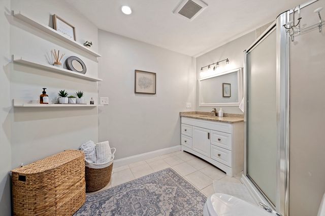 16 Farm St, Weymouth, MA 02190