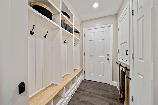 16 Farm St, Weymouth, MA 02190