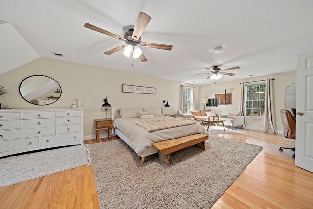 16 Farm St, Weymouth, MA 02190