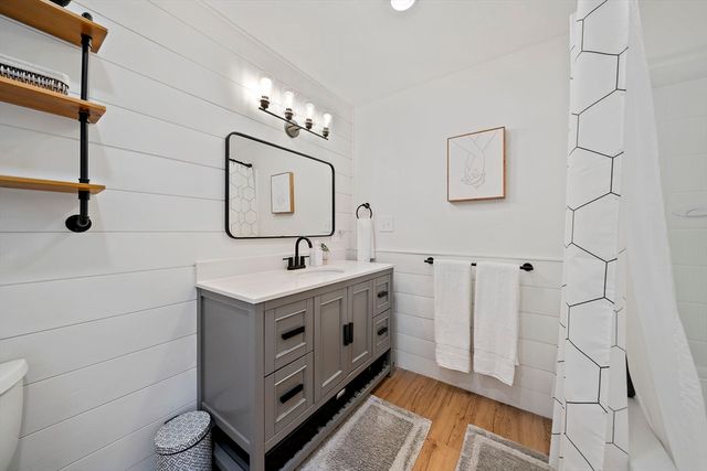 16 Farm St, Weymouth, MA 02190