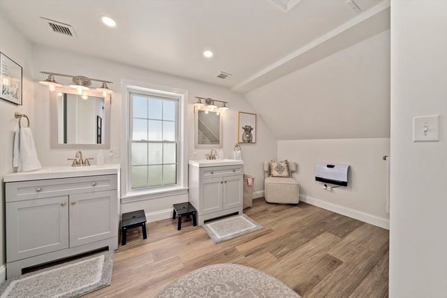 16 Farm St, Weymouth, MA 02190