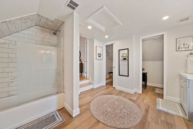 16 Farm St, Weymouth, MA 02190