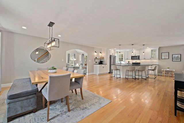 16 Farm St, Weymouth, MA 02190