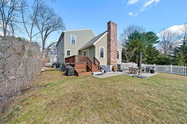 16 Farm St, Weymouth, MA 02190