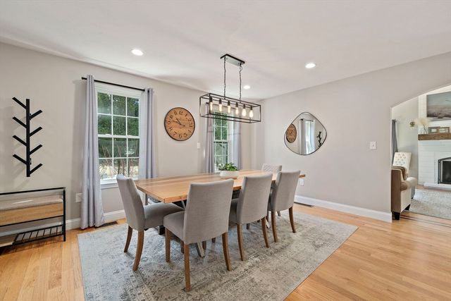 16 Farm St, Weymouth, MA 02190