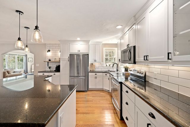 16 Farm St, Weymouth, MA 02190