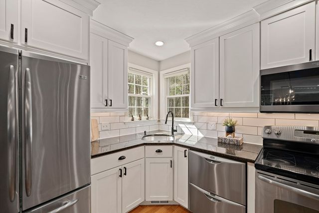 16 Farm St, Weymouth, MA 02190